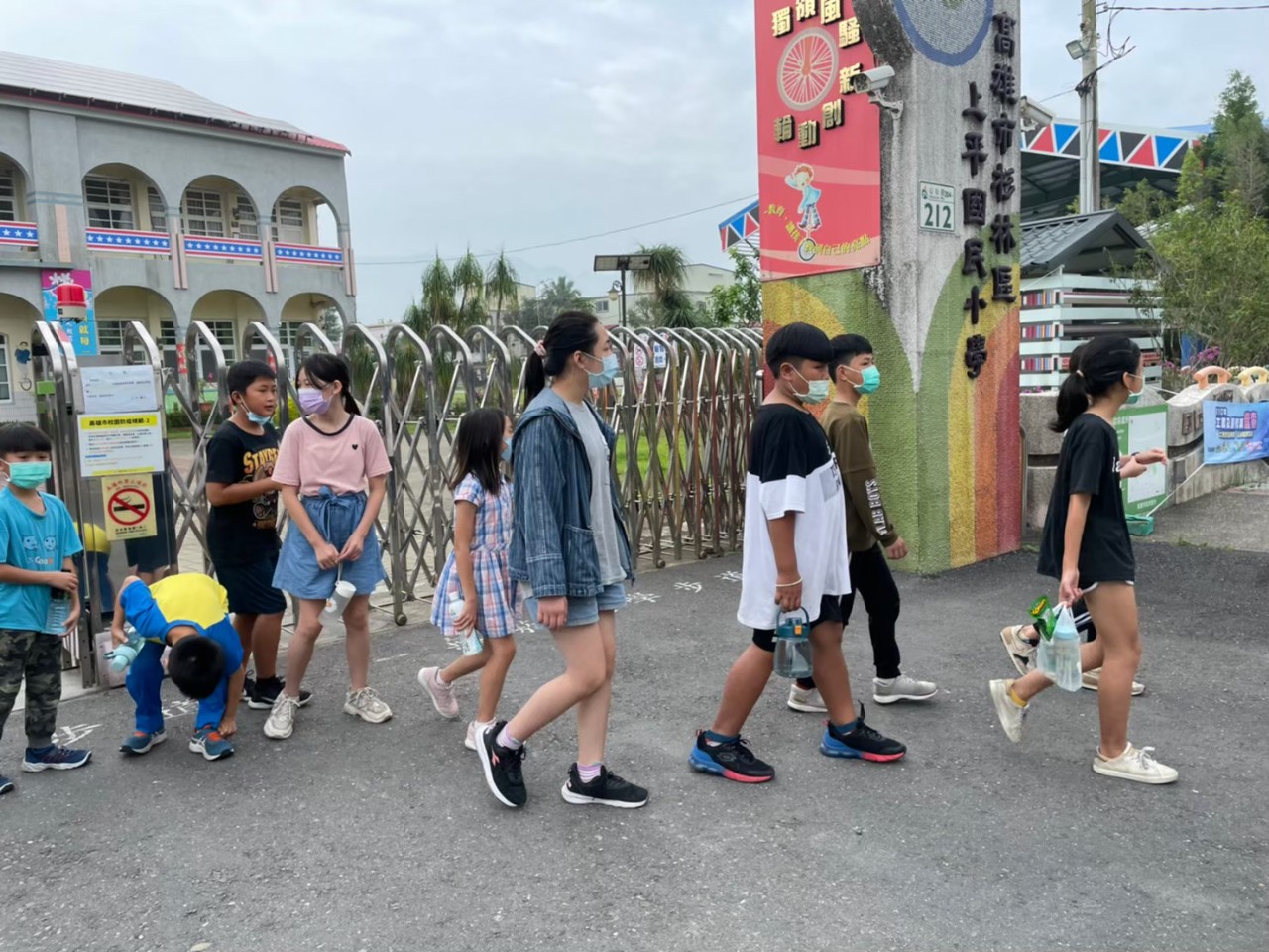 LINE_ALBUM_111.03.30健康路跑_220516_1.jpg